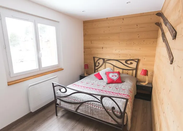 Campredon - Decoration Typique - 25m2 De Terrasse Amenagee Plein Sud Avec Vue Panoramique - Internet - Jardin - Parking - Navette - Linge Et Menage En Options Payantes *